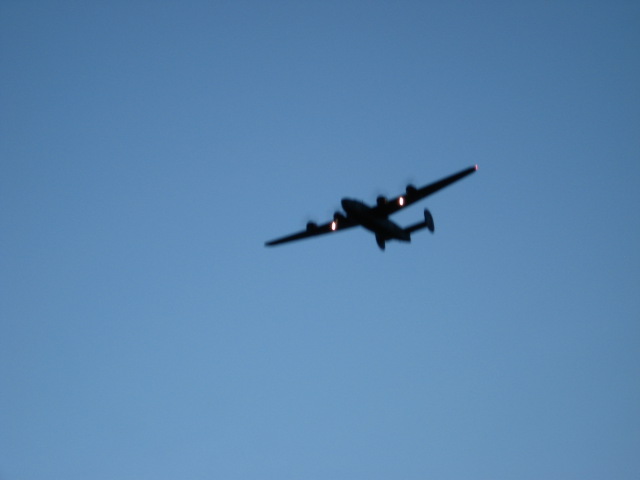 617x456 pixels (35K)